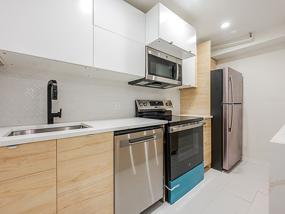 2nd image of 405 W 46th St #Gf