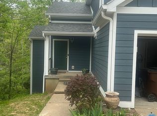 2513 Phoenix Hill Dr, Louisville, KY 40207