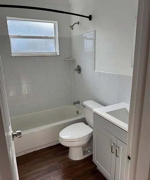 520 NE 58th St #B — Photo 8