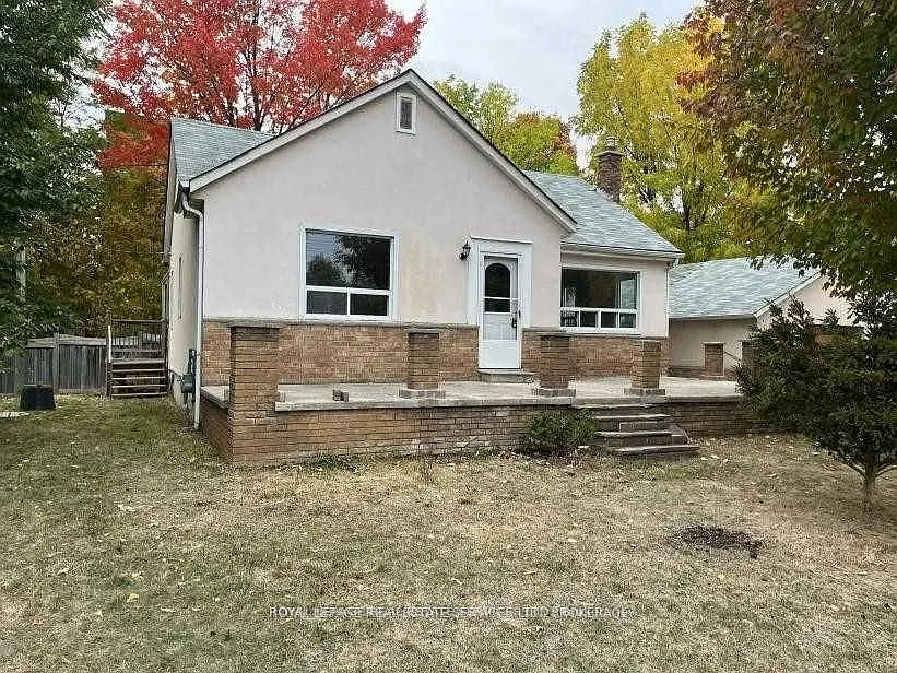 Building Photo - 235 Lakeshore Rd W