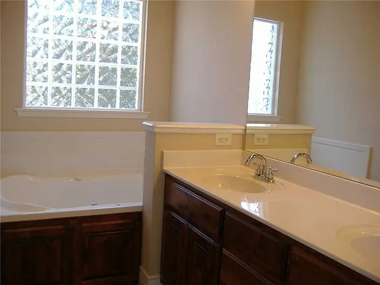 34 Witherby Dr — Photo 11