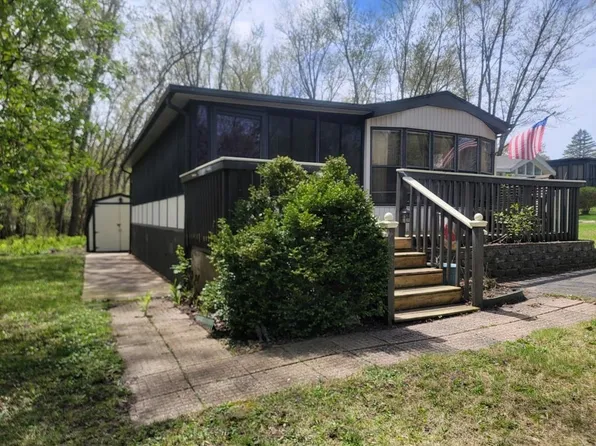 531 Glendale Dr, Edgerton, WI 53534