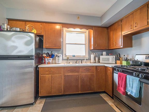 4th image of 615 Oak Dr