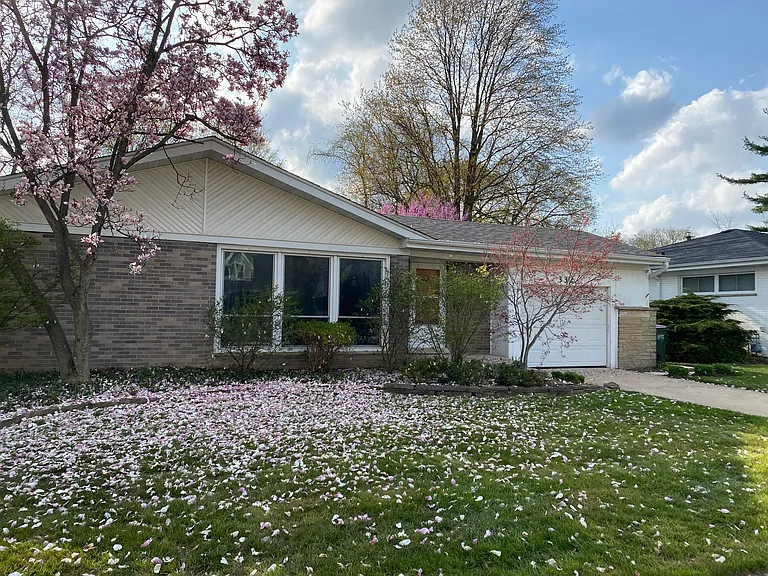 332 Indian Dr — Photo 1