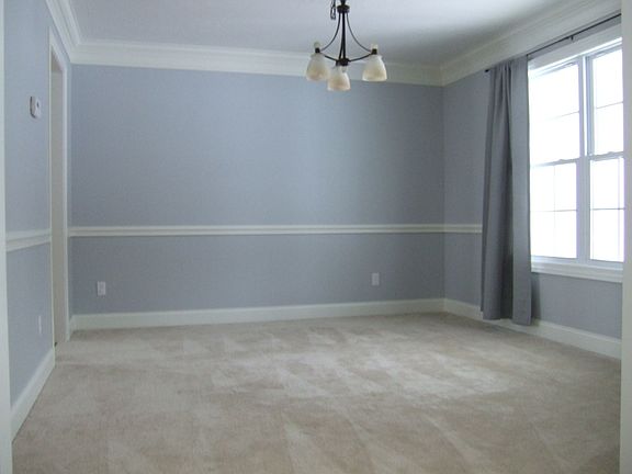 4th image of 544 Marsh Way