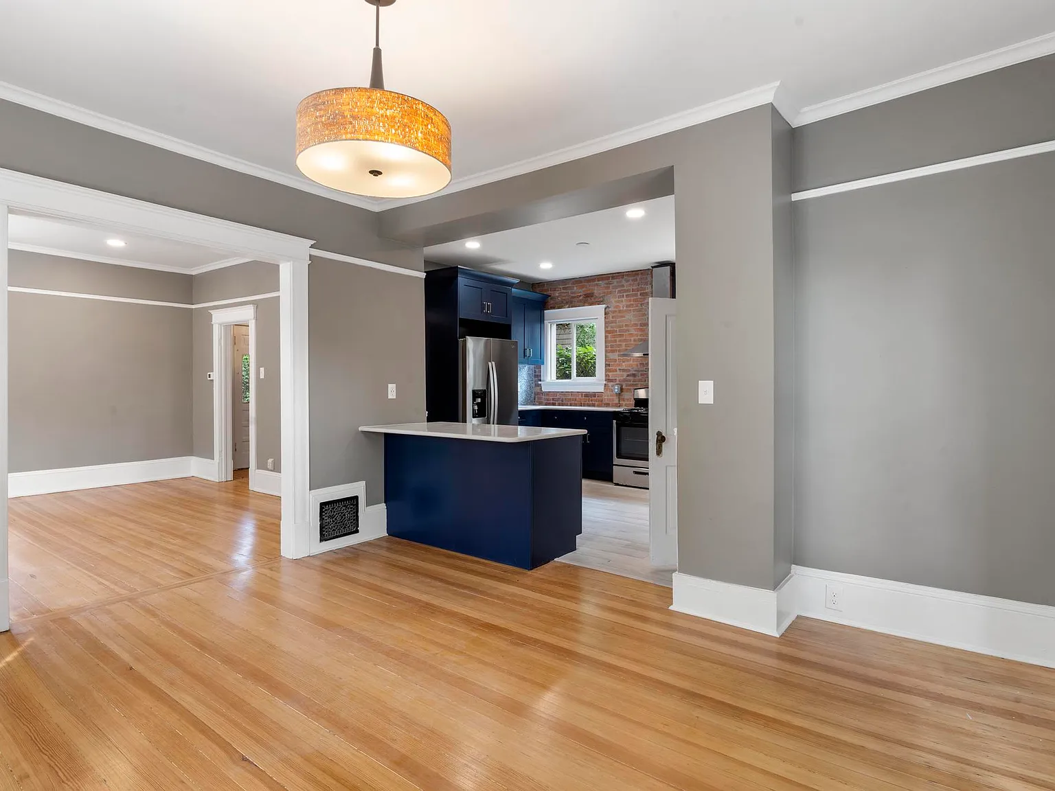 3 bed, 2300 sqft, $2,795 — Photo 4