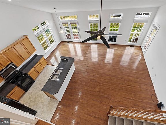 4th image of 37889 Bayview Cir E