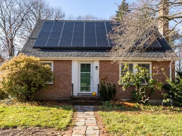 119 Williams Ave, Hyde Park, MA 02136