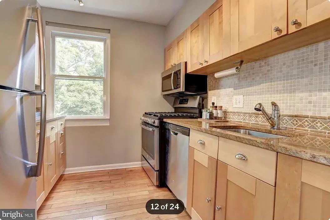 4818 Chevy Chase Dr — Photo 4
