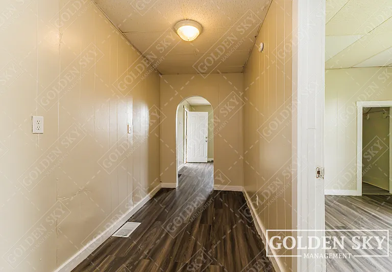 1203 W 1st St #2 — Photo 3