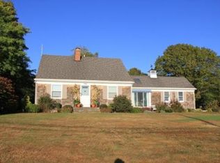 877 Pearse Rd, Swansea, MA 02777