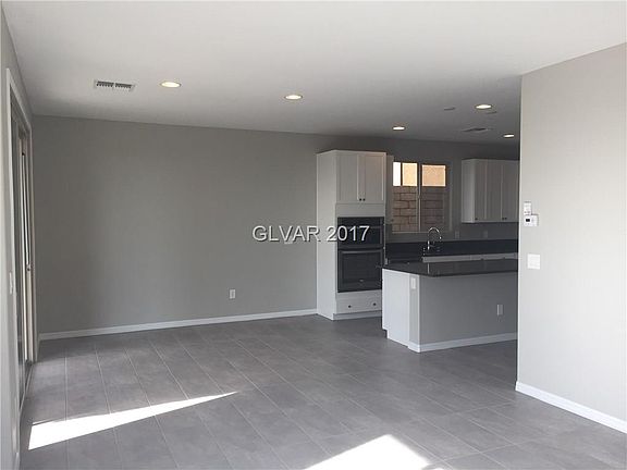 5th image of 11843 Corenzio Ave