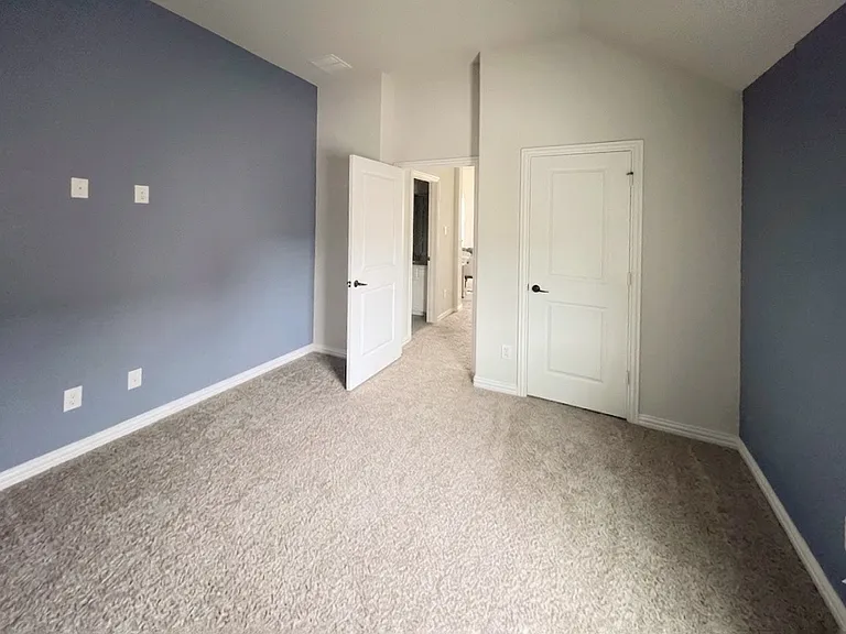 2857 Edinburgh Dr — Photo 21