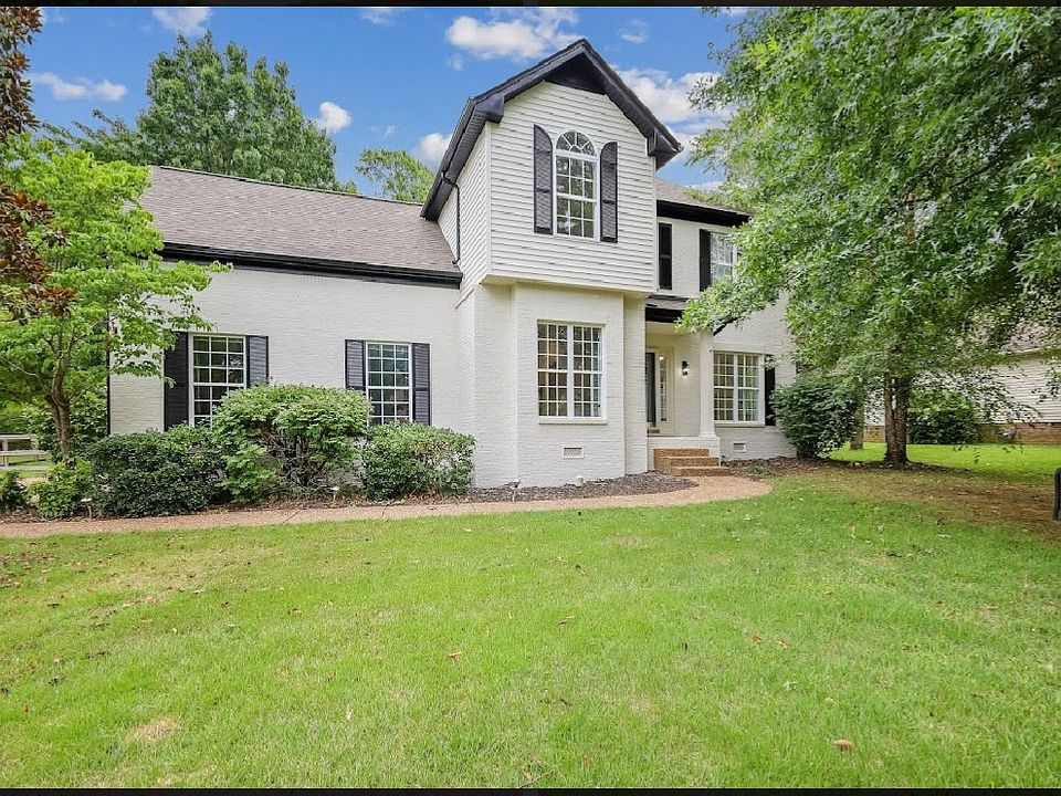1st image of 320 Baronswood Dr