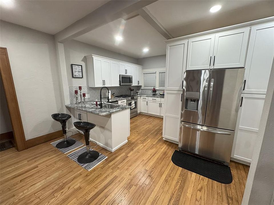 1st image of 820 Classen Blvd