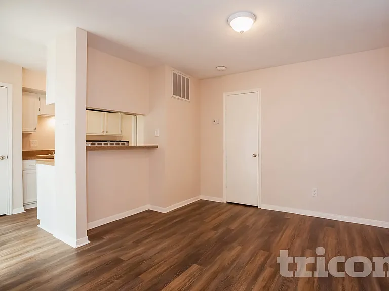 7717 Intrepid St — Photo 3