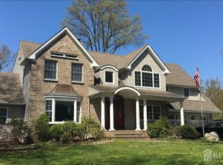 35 Warwick Rd, Colonia, NJ 07067