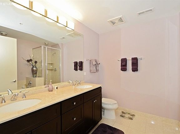 5th image of 565 W Quincy St Unit 708