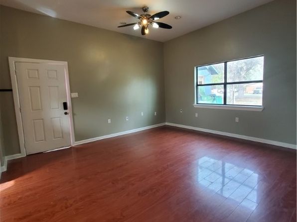 607 S 9th St, Alamo, TX 78516