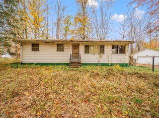 7805 Penn Line Dr, Williamsfield, OH 44093