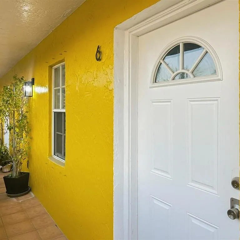 Wilton Lake Condominium — Photo 2