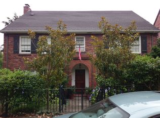 916 36th Ave, Seattle, WA 98122