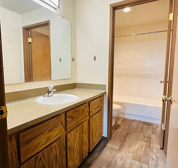 The Shannon Apartments — Photo 11