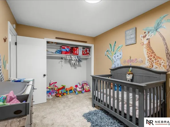 5615 Hallcliffe Ct, Lincoln, NE 68516