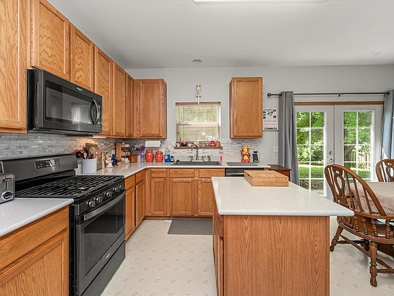 4th image of 267 Gregory M Sears Dr
