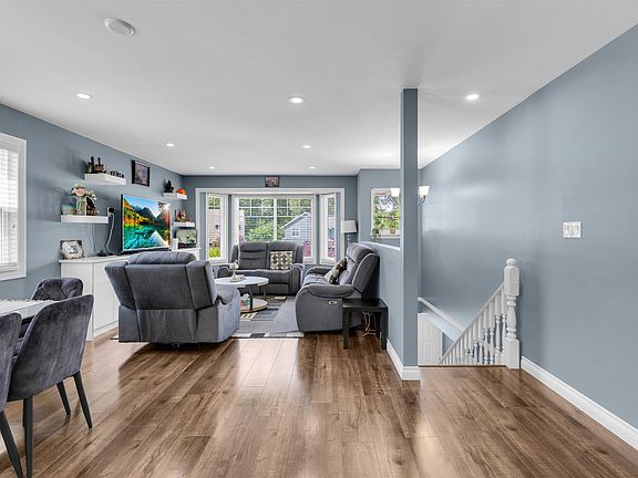 4th image of 7869 143a St
