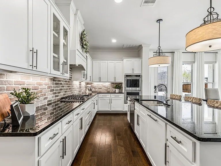 13624 Walsh Ave — Photo 3