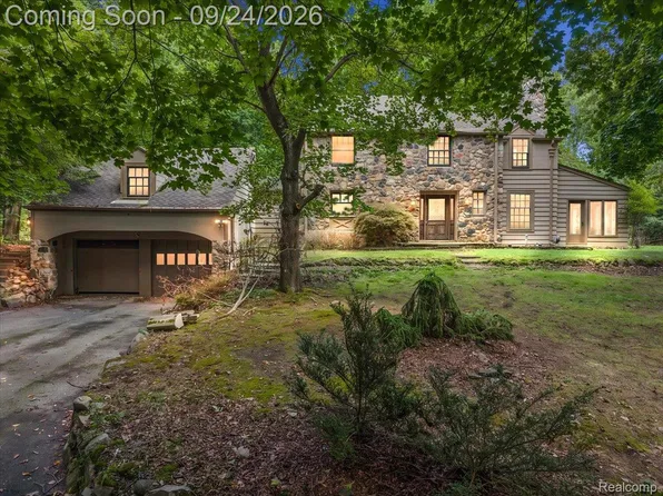 32820 Whatley Rd, Franklin, MI 48025