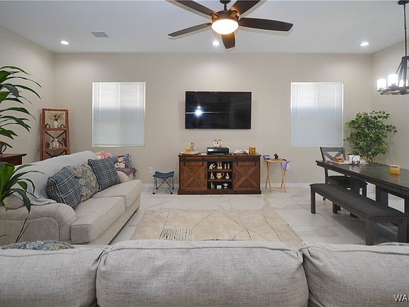 3rd image of 1864 E Desert Bloom Drive