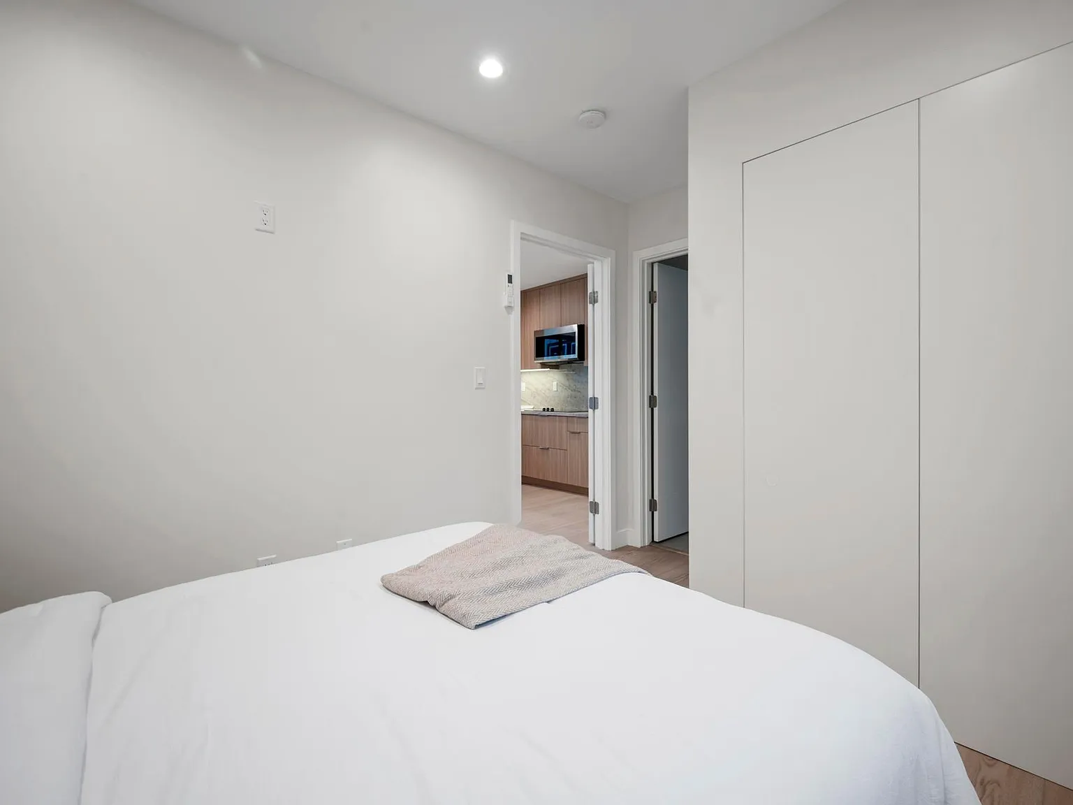 1 bed, 364 sqft, $2,000 — Photo 2