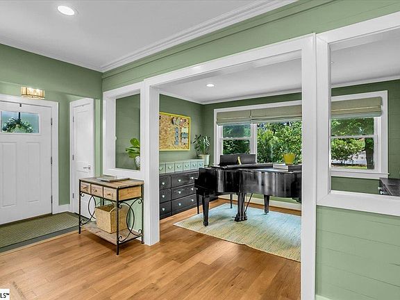 3rd image of 1003 Rutherford Rd