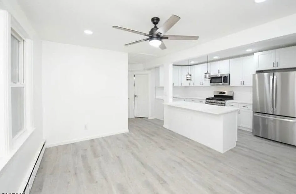 3 bed, 1.0 bath, $3,100 — Photo 4