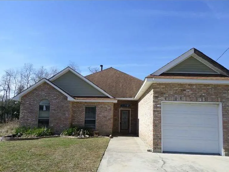 577 Panther Dr — Photo 1