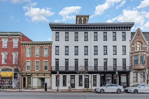 17 E High St Photo 1