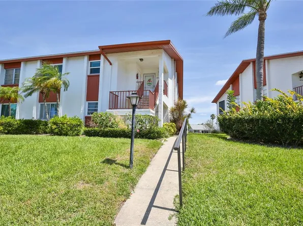 4867 Independence Dr, Bradenton, FL 34210