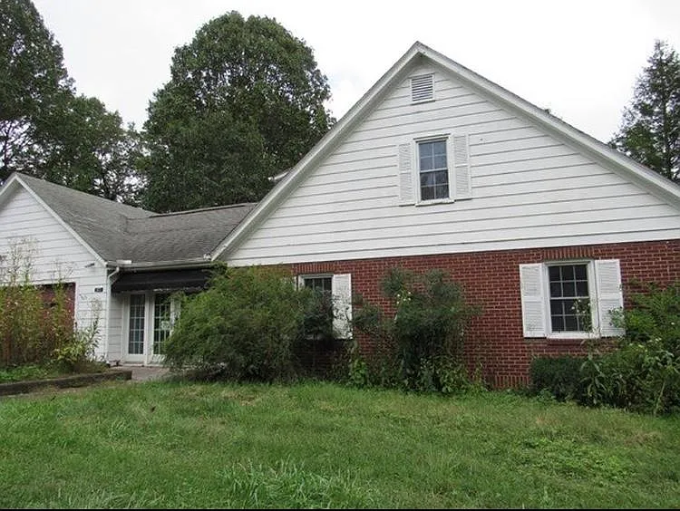 80 Hillcrest Cir #1 — Photo 4