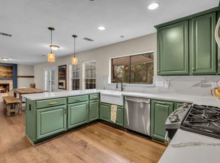 11 Snapdragon Ct, Spring, TX 77381