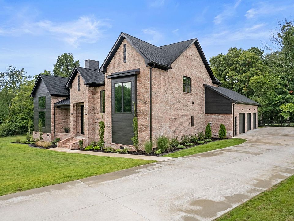 2nd image of 114 Willowbrook Dr