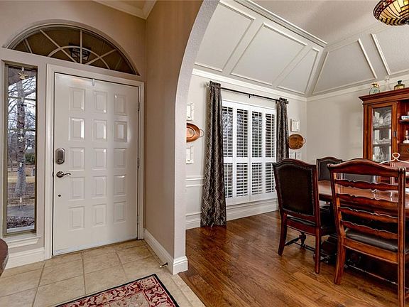 4th image of 101 Shady Wood Ct