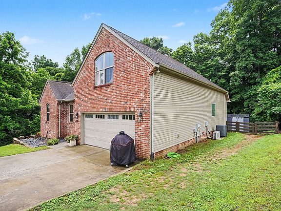 4th image of 2016 Copper Kettle Cir