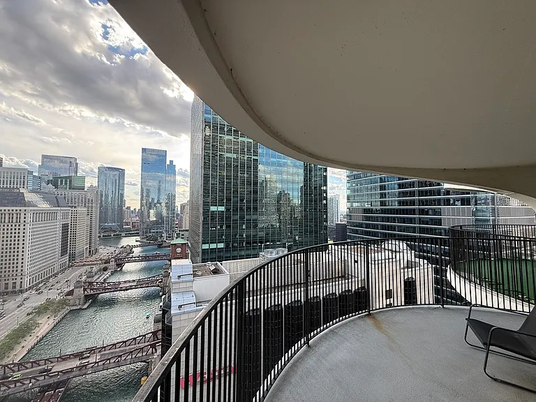 300 N State St #3001 — Photo 6