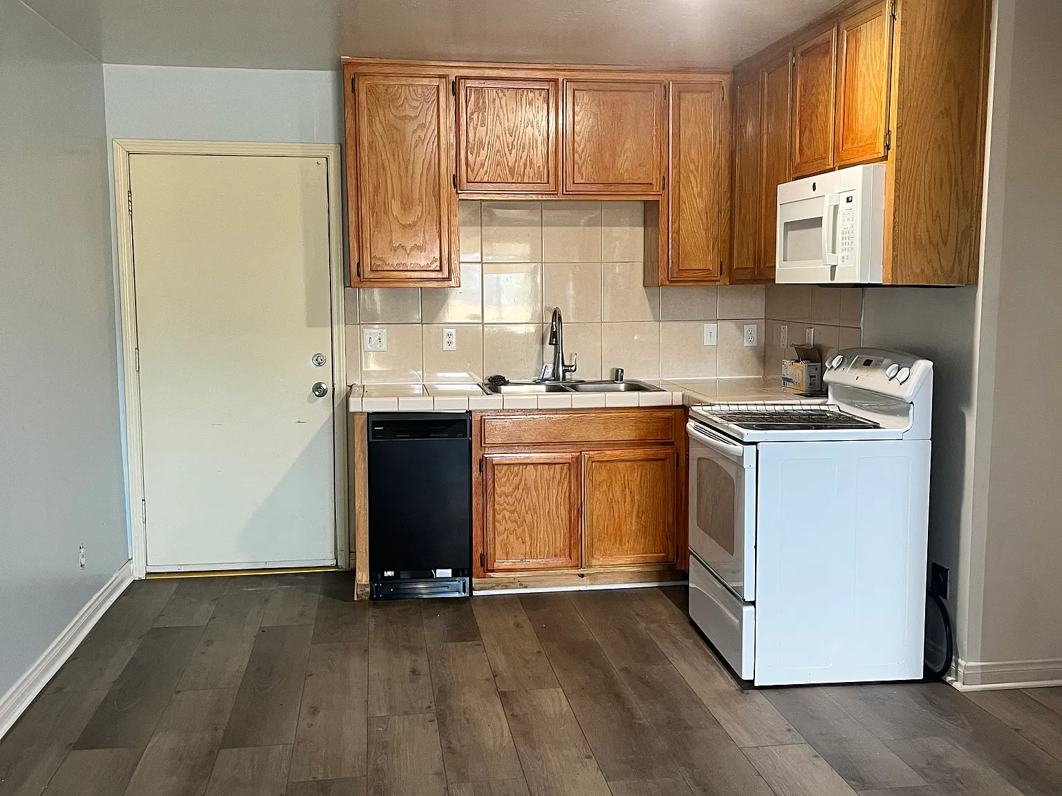 2 bed, 750 sqft, $1,550 — Photo 2