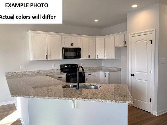 3rd image of 352 Hummingbird Ln