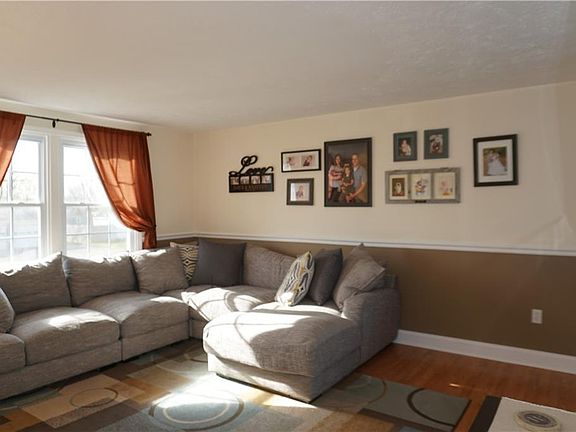 4th image of 2271 Crego St