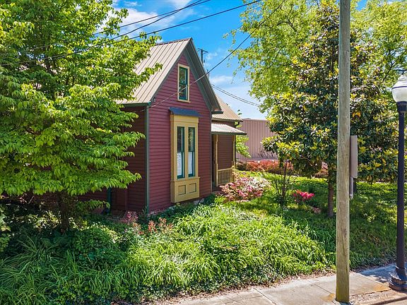 5th image of 216 Deaderick Ave