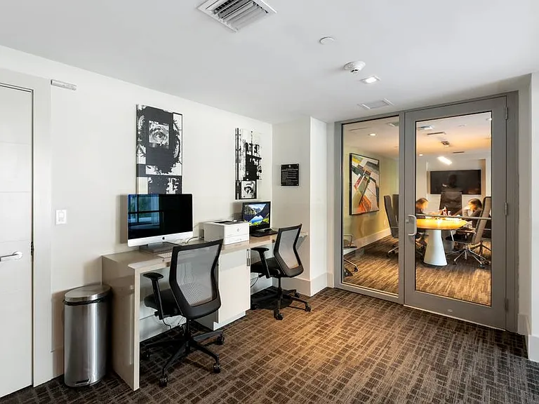 250 SW 11th St #201 — Photo 13